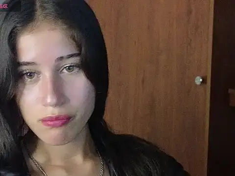 Snapshot of Bella_Goddess_ chatting on June 20, 10:23 pm Bella Goddess online show from June 20, 10:23 pm