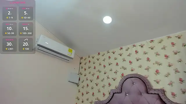 Snapshot of crystal_watson0 chatting on June 1, 1:46 pm crystal watson0 online show from June 1, 1:46 pm