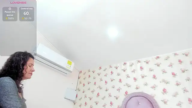 Snapshot of crystal_watson0 chatting on June 4, 1:39 pm crystal watson0 online show from June 4, 1:39 pm