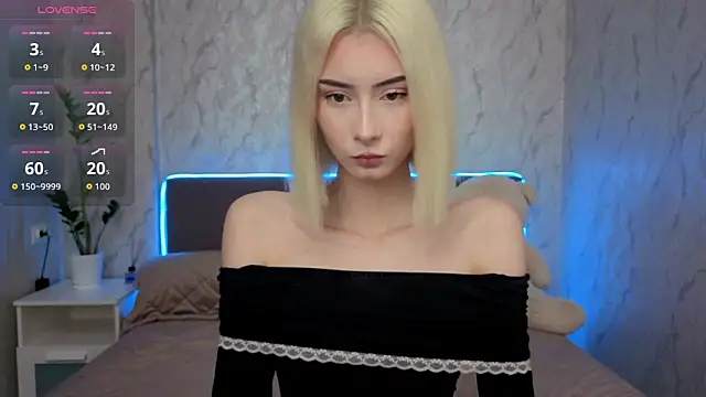 kittysocutie online show from April 25, 12:02 am