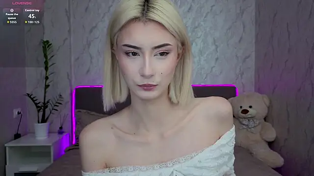 kittysocutie online show from May 11, 12:05 am