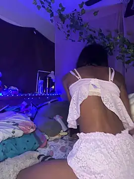 rosesgard3n online show from April 5, 3:09 pm