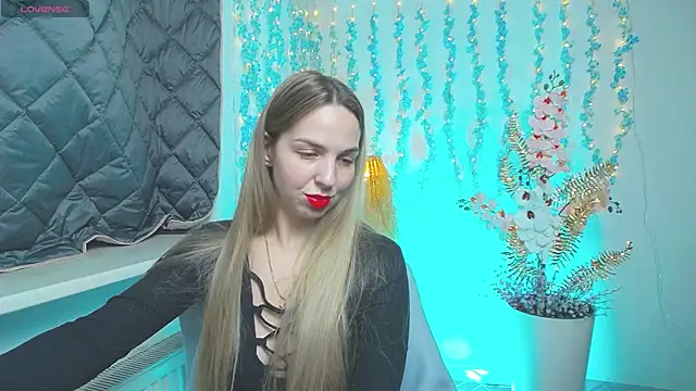 Snapshot of Alexandracandy chatting on April 5, 12:46 pm Alexandracandy online show from April 5, 12:46 pm