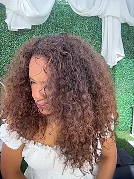 Snapshot of CurlyOopsieXXX chatting on July 4, 9:32 pm CurlyOopsieXXX online show from July 4, 9:32 pm