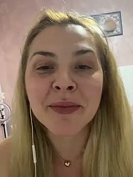 Maria3879 online show from March 18, 4:04 am