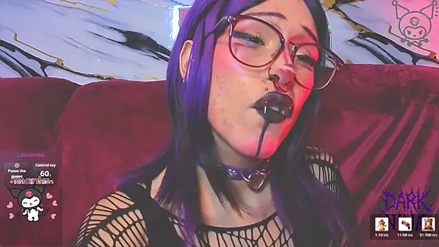 Snapshot of dark_nina__ chatting on June 5, 3:46 am dark nina online show from June 5, 3:46 am