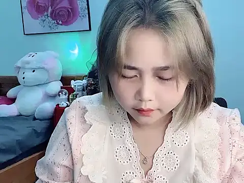 Snapshot of Nhanlu009 chatting on May 20, 1:50 pm Nhanlu009 online show from May 20, 1:50 pm