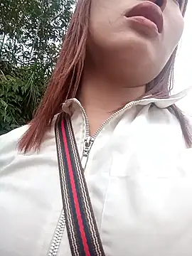 Snapshot of Suly_baby chatting on March 21, 3:00 am Suly baby online show from March 21, 3:00 am