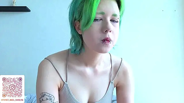 Snapshot of LittleKittenStar chatting on June 25, 11:26 am LittleKittenStar online show from June 25, 11:26 am