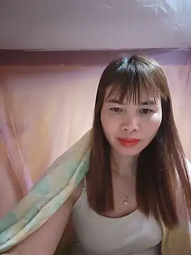 Snapshot of Reeoo-93 chatting on May 7, 8:47 pm Reeoo-93 online show from May 7, 8:47 pm