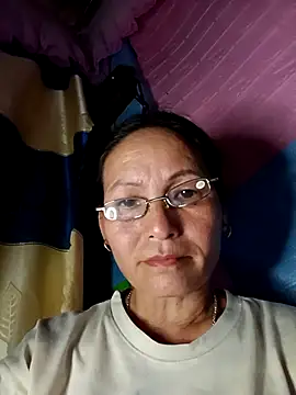 Snapshot of Lliygy chatting on May 28, 5:27 am Lliygy online show from May 28, 5:27 am
