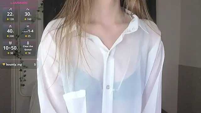 Snapshot of Emily_Nelsonn chatting on June 27, 5:51 pm Emily Nelsonn online show from June 27, 5:51 pm