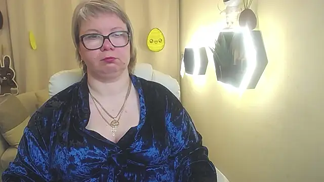 BonnnyBoobsy online show from April 14, 5:57 am