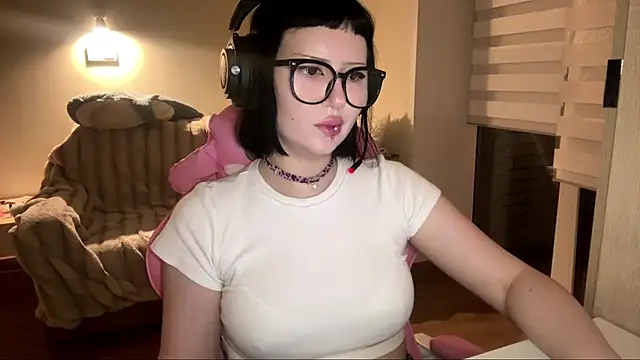 Snapshot of Setty_Asky chatting on May 6, 2:44 pm Setty Asky online show from May 6, 2:44 pm
