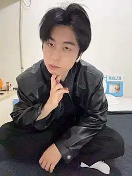 kissbaby-111 online show from June 18, 5:28 pm