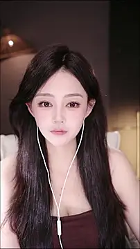 Snapshot of Anne-w chatting on April 6, 8:48 am Anne-w online show from April 6, 8:48 am