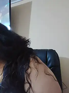 Snapshot of AvaRyd chatting on June 25, 5:07 am AvaRyd online show from June 25, 5:07 am
