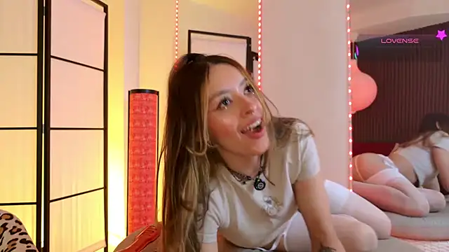 Snapshot of Elysia_carter chatting on May 10, 9:20 pm Elysia carter online show from May 10, 9:20 pm