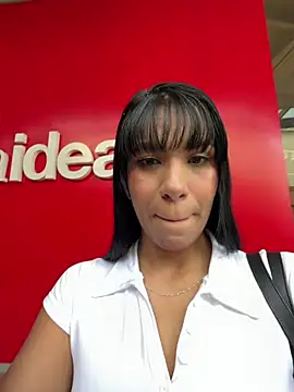 Snapshot of MonserratJons01 chatting on May 23, 2:32 pm MonserratJons01 online show from May 23, 2:32 pm