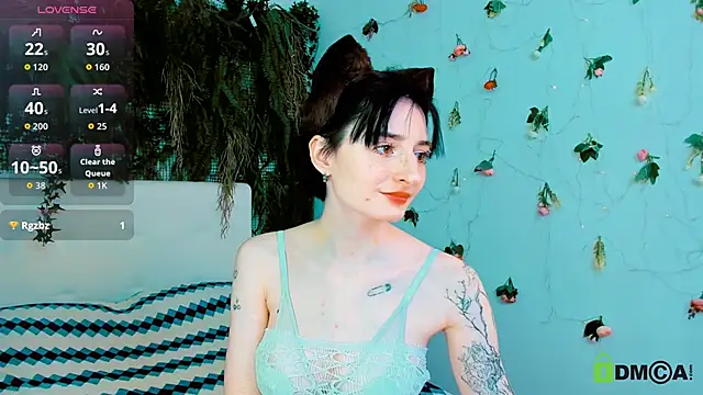 Snapshot of Kira__Cutie chatting on May 23, 10:25 pm Kira Cutie online show from May 23, 10:25 pm