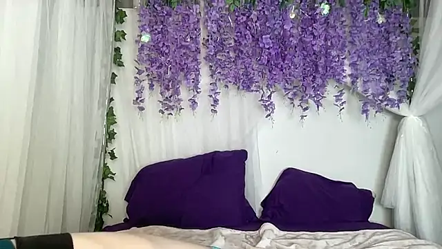 ElfGirlAna online show from June 10, 2:49 pm