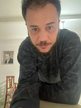 Snapshot of big-cock33a chatting on April 5, 9:23 pm big-cock33a online show from April 5, 9:23 pm