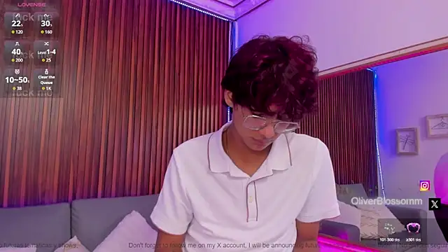 Snapshot of Oliver20__ chatting on June 29, 8:20 pm Oliver20 online show from June 29, 8:20 pm
