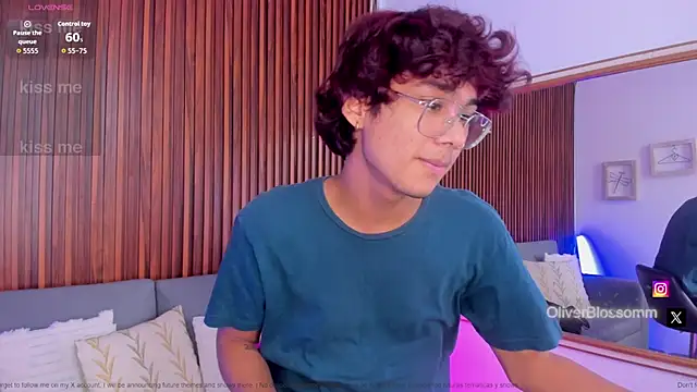 Snapshot of Oliver20__ chatting on July 9, 9:08 pm Oliver20 online show from July 9, 9:08 pm