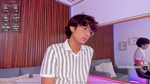 Snapshot of Oliver20__ chatting on July 10, 9:28 pm Oliver20 online show from July 10, 9:28 pm