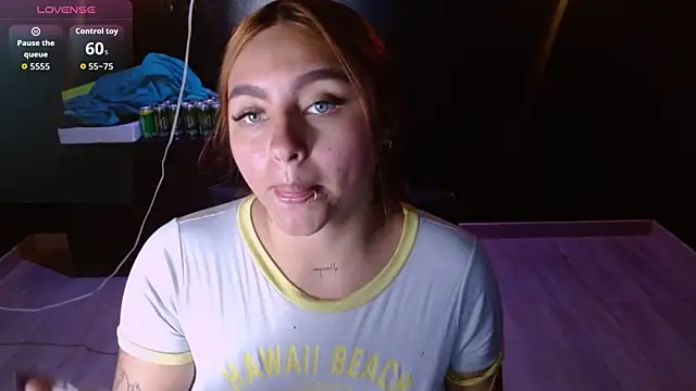 Snapshot of Miley_Clarck chatting on June 6, 8:13 pm Miley Clarck online show from June 6, 8:13 pm