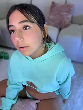 MelodyRey   online show from April 10, 10:47 pm