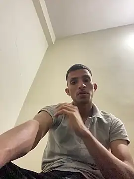 Snapshot of cool_guy_1 chatting on March 21, 6:29 am cool guy 1 online show from March 21, 6:29 am