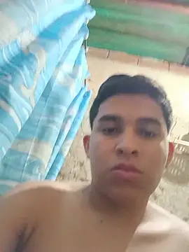alee28728 online show from May 18, 8:14 pm