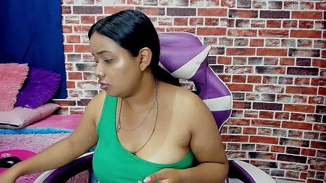 Snapshot of SofiiaCutee chatting on April 18, 2:37 am SofiiaCutee online show from April 18, 2:37 am