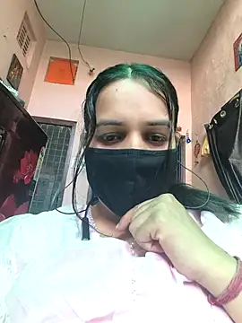 Snapshot of REENA-STRIP chatting on April 25, 5:21 am REENA-STRIP online show from April 25, 5:21 am
