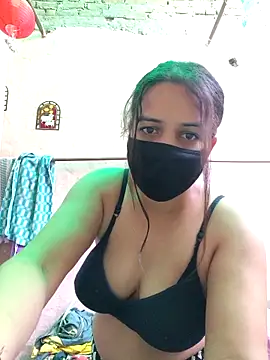 Snapshot of REENA-STRIP chatting on April 28, 5:45 am REENA-STRIP online show from April 28, 5:45 am