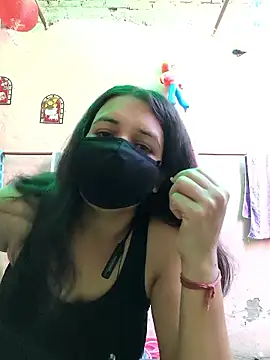 Snapshot of REENA-STRIP chatting on May 4, 5:58 am REENA-STRIP online show from May 4, 5:58 am