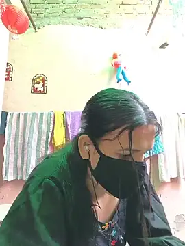 Snapshot of REENA-STRIP chatting on May 14, 6:42 am REENA-STRIP online show from May 14, 6:42 am