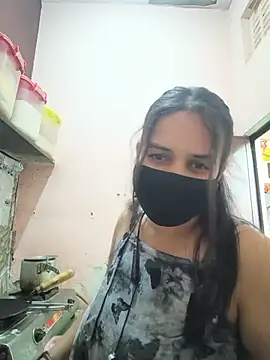 Snapshot of REENA-STRIP chatting on May 16, 6:32 am REENA-STRIP online show from May 16, 6:32 am