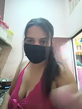 Snapshot of REENA-STRIP chatting on May 18, 8:20 am REENA-STRIP online show from May 18, 8:20 am