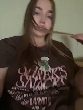 Snapshot of milana_millka chatting on March 21, 8:19 am milana millka online show from March 21, 8:19 am