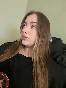 Snapshot of milana_millka chatting on March 23, 8:40 am milana millka online show from March 23, 8:40 am