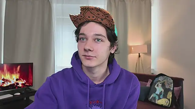 Snapshot of KevinStrike chatting on March 24, 12:32 pm KevinStrike online show from March 24, 12:32 pm