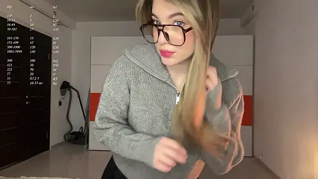 Snapshot of 1Kellynaive chatting on March 24, 3:06 pm 1Kellynaive online show from March 24, 3:06 pm