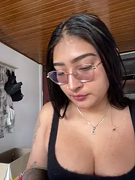 Snapshot of ami_santos chatting on March 31, 2:50 pm ami santos online show from March 31, 2:50 pm