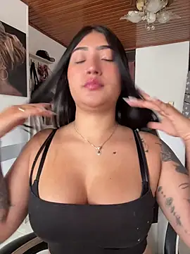 Snapshot of ami_santos chatting on April 9, 12:54 pm ami santos online show from April 9, 12:54 pm