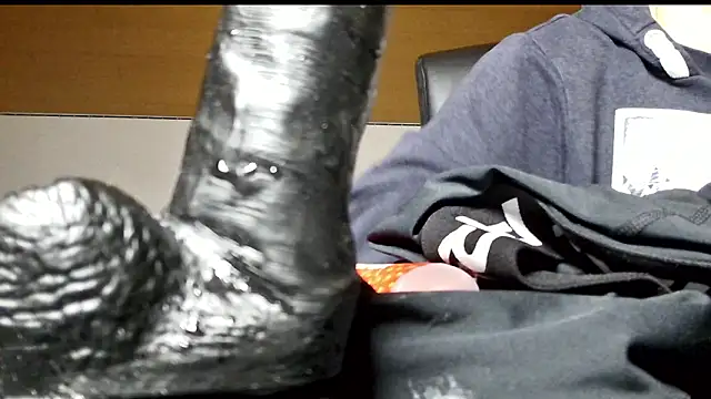 leggingshot1 online show from March 25, 7:31 pm