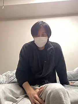 Snapshot of youta200 chatting on April 1, 10:05 am youta200 online show from April 1, 10:05 am
