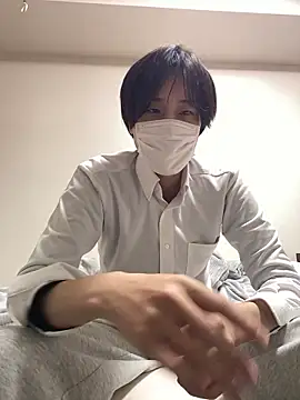 Snapshot of youta200 chatting on April 2, 10:46 am youta200 online show from April 2, 10:46 am