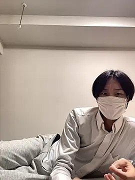 Snapshot of youta200 chatting on April 6, 10:49 am youta200 online show from April 6, 10:49 am